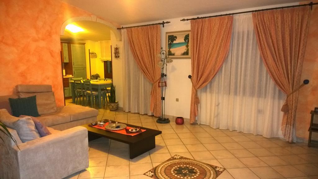 Casa Rosina Apartment Orosei Bagian luar foto