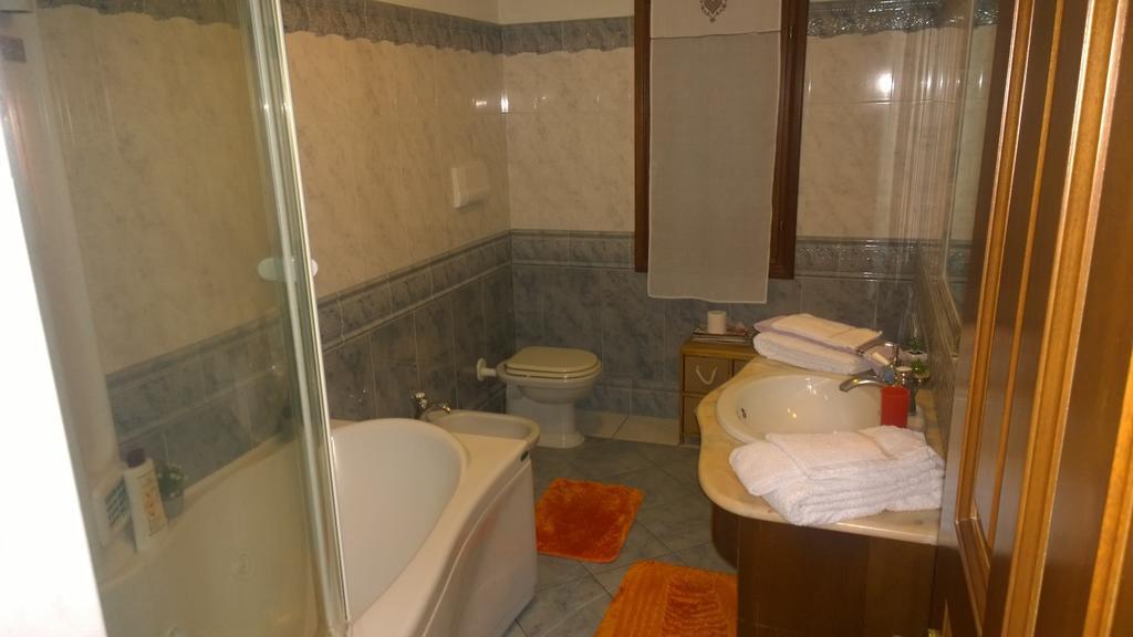 Casa Rosina Apartment Orosei Bagian luar foto